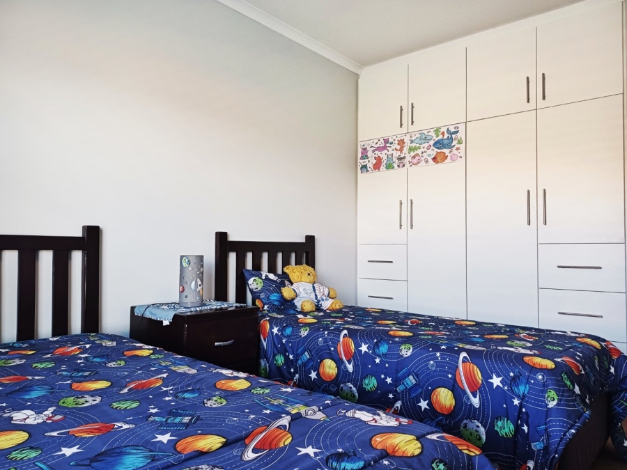 5 Bedroom Property for Sale in Fraaiuitsig Western Cape